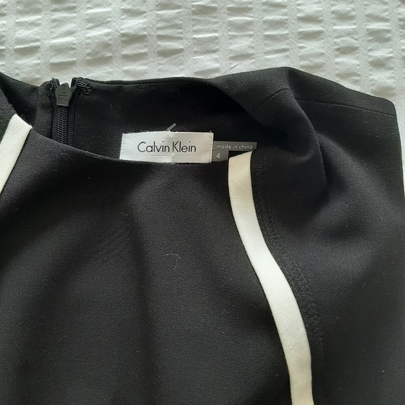 Calvin Klein Knee Length Dress, Size 4 - Picture 6 of 6